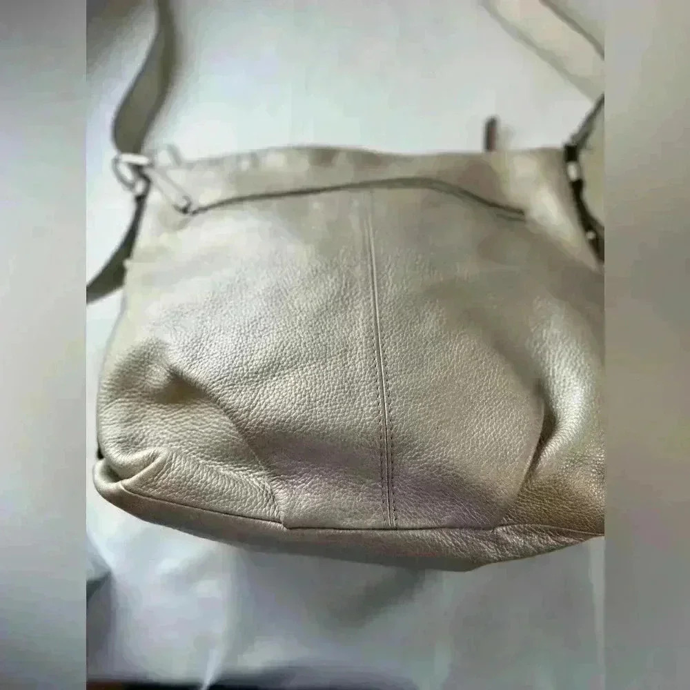 COACH F15064 Silver Leather Duffle Bag - Picture 8 of 12